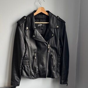 Anjum Collections Black Leather Women's Jacket